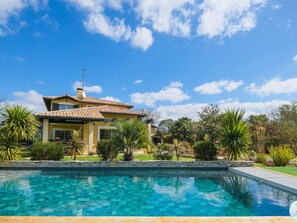 Pool - 5-Star Villa: Heated Pool, 24 people, near Parentis-en-Born lake (Parentis-en-Born)