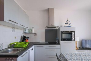Fridge - Biscarrosse Beach - T2 steps from the beach, private parking (Biscarrosse)