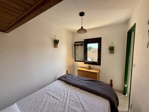 Room - Bright apartment, pool view, parking - 4 guests (Argelès-sur-Mer)