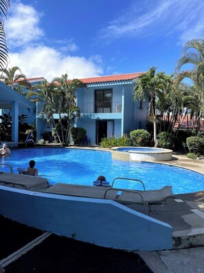 Pool - This beautiful 2-bedroom, 2-bath condo is a true gem (Playas Del Coco)