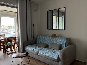 TV - Air-Conditioned Studio 2/3 ppl with Parking in Gruissan (Gruissan)