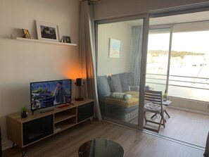 TV - Air-Conditioned Studio 2/3 ppl with Parking in Gruissan (Gruissan)