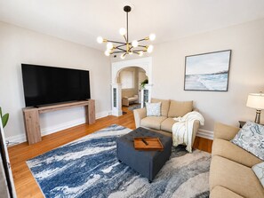 Living area - Stylish 3BR Home in Syracuse  Near SU, Downtown & Destiny USA (Syracuse)