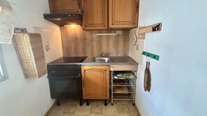 茶具/咖啡用具、冰箱、微波炉、烤箱