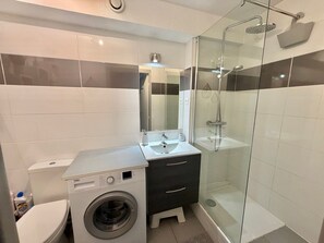 Bathroom - Apartment with AC near beaches - 5 guests (Le Grau-du-Roi)