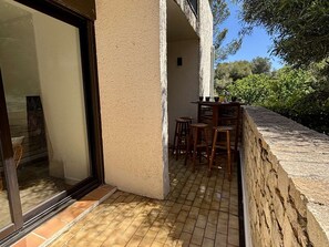 Outdoor dining - Air-conditioned apartment near beach - 6 guests (Six-Fours-les-Plages)