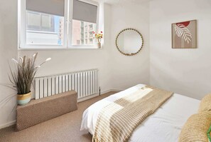 Iron/ironing board, WiFi, bed sheets - Boutique One Bed Apartment in Kemp Town (Brighton and Hove)