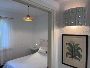 2 makuuhuonetta, silitysrauta/-lauta, Wi-Fi, vuodevaatteet