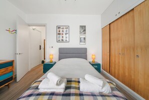 Desk, iron/ironing board, travel cot, WiFi - Private Roof Terrace · 1-Bed Victorian Flat · 2 Min Walk to Clapton Overground (Greater London)