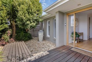 Terrace/patio - Beachbound on Rippleside (Torquay)