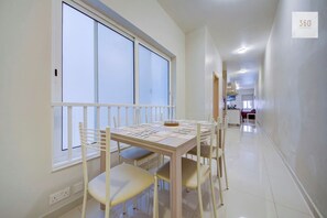 Dining - A Modern 2BR Sliema APT Near Ferry | W/AC & WIFI (Sliema)
