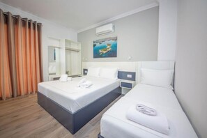 Habitación doble Deluxe | Escritorio 