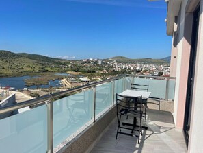 Outdoor dining - Hotel Olserd (Ksamil)
