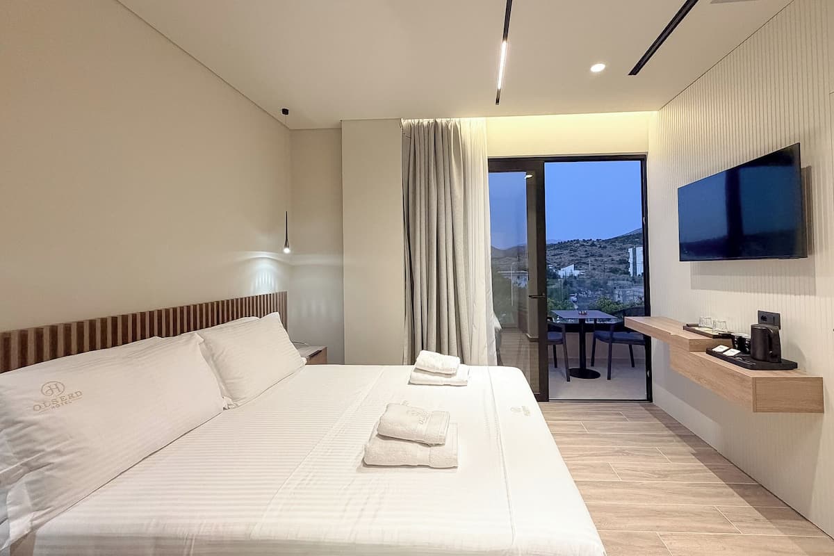 Habitación doble Deluxe | Escritorio