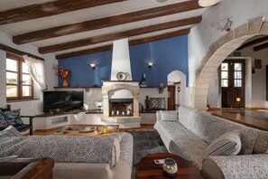 House - Altair Blue Villa - Private Jacuzzi and Views (Hersonissos)