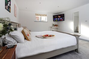 3 chambres, fer et planche à repasser, Wi-Fi gratuit, draps fournis