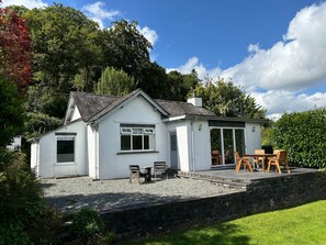 Outdoor dining - Pepper Cottage (Ambleside)