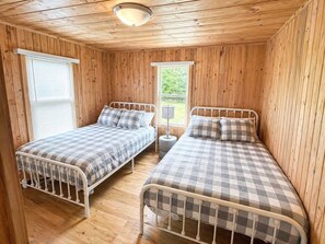 3 bedrooms, WiFi, bed sheets - Rushford Ridge Lakehouse (Rushford)