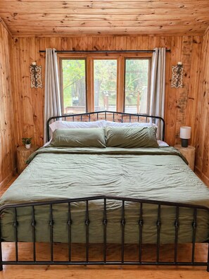 3 bedrooms, free WiFi, bed sheets