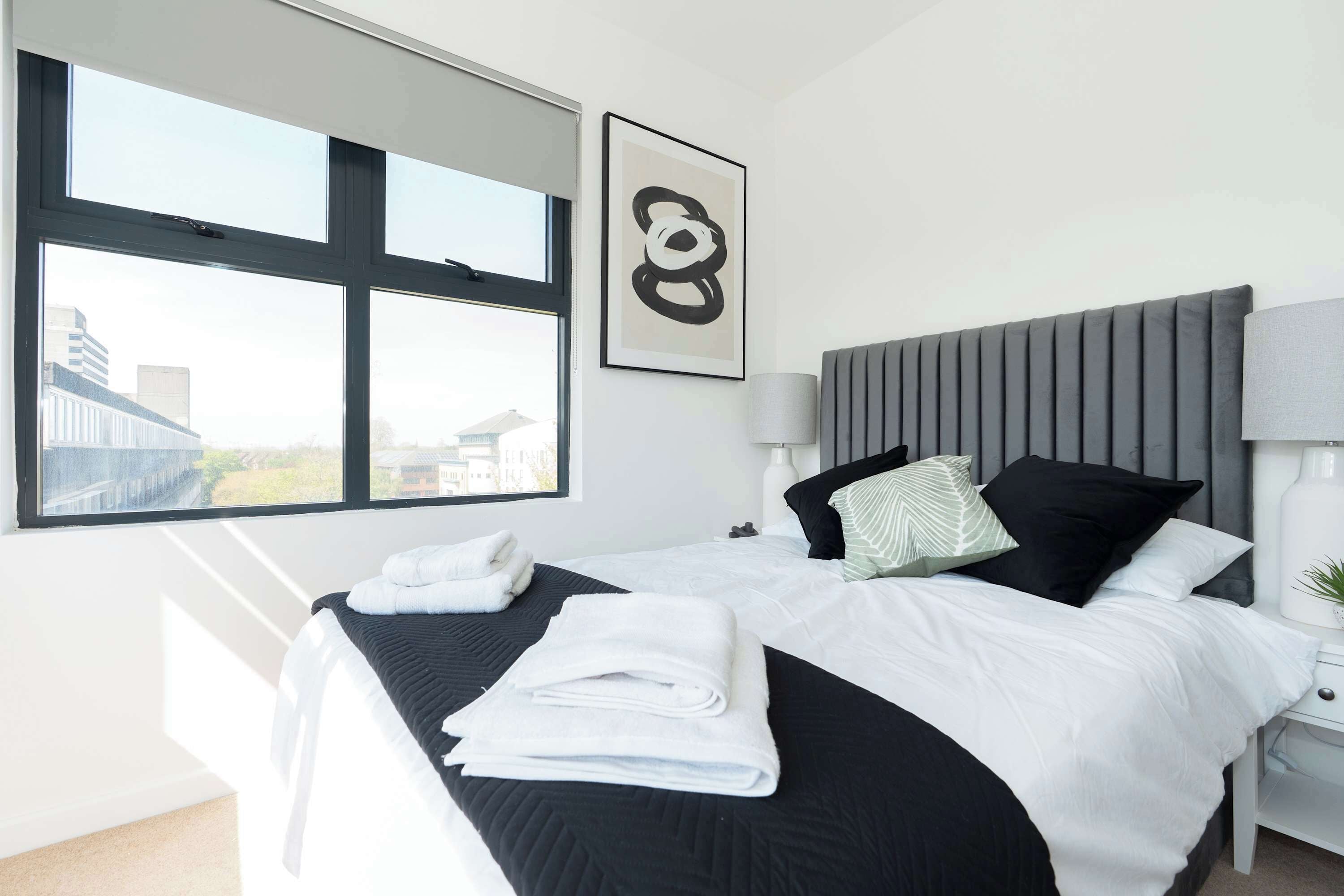 Iron/ironing board, WiFi, bed sheets