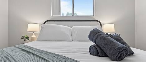 Iron/ironing board, WiFi, bed sheets