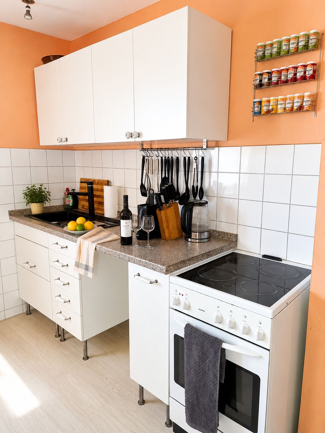 Refrigerador, microondas, horno, placa de cocina