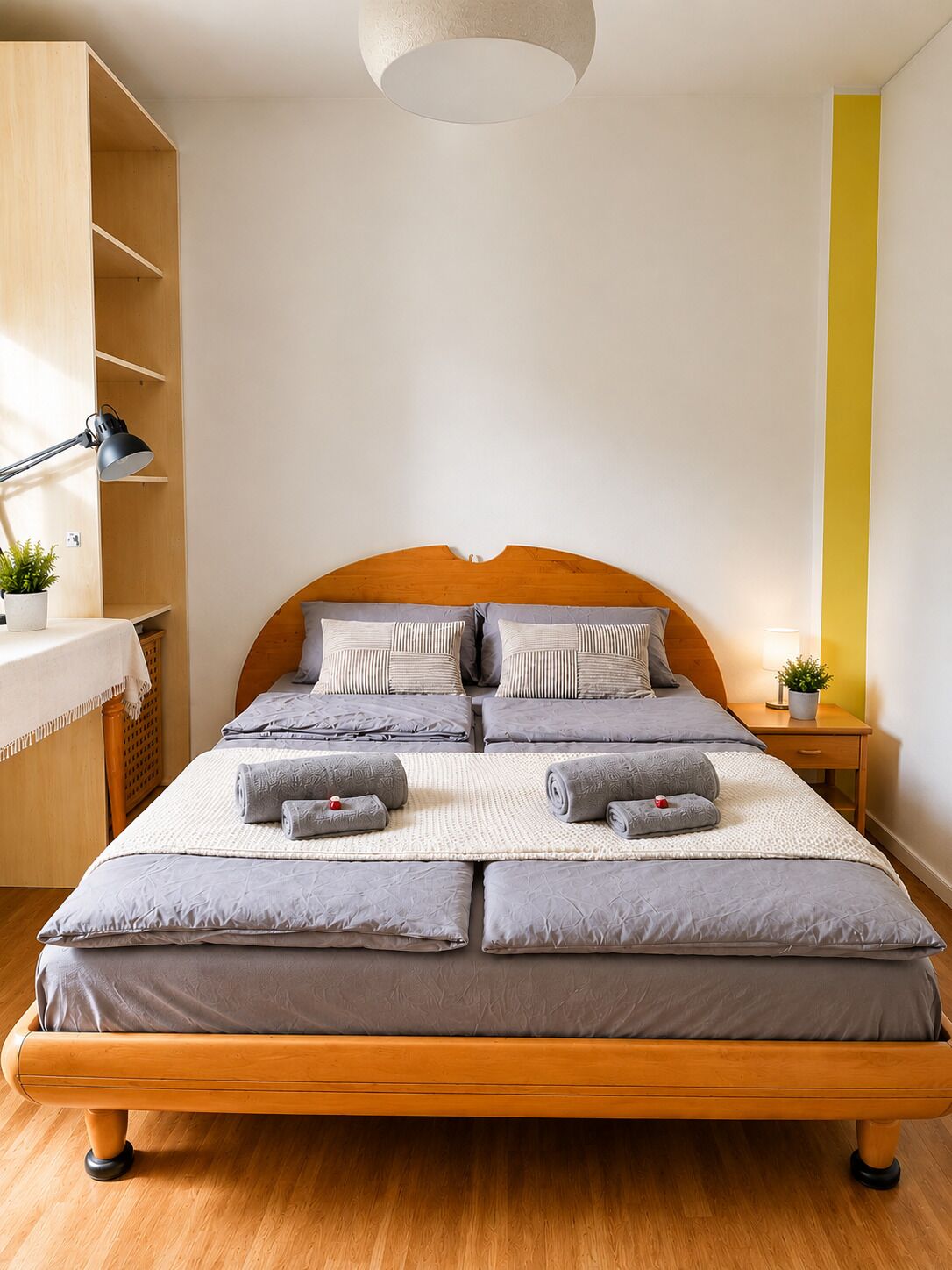 2 Schlafzimmer, Schreibtisch, Bügeleisen/Bügelbrett, kostenloses WLAN