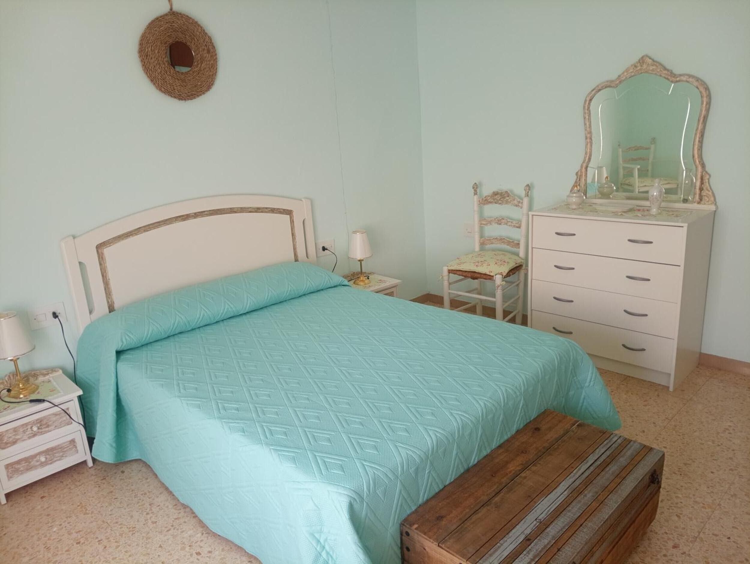 Iron/ironing board, WiFi, bed sheets