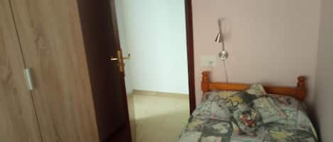 Ferros/tábuas de passar roupa, Wi-Fi, roupa de cama