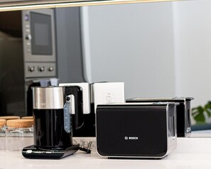 Microwave - Modern, fully furnished with unique trending style at Ellipse. (Midrand)