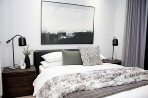 Room - Modern, fully furnished with unique trending style at Ellipse. (Midrand)