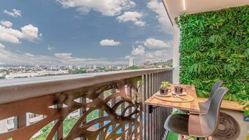 Appartamento Luxury, balcone, vista città | Terrazza/patio