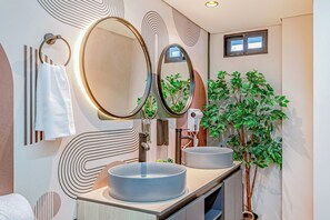 Luxury Apartment, Balcony, City View | Bathroom - Edificio Habitare Cristales (Cali)