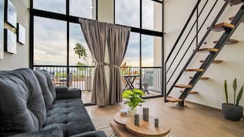 Apartment, Balcony, City View | Living area