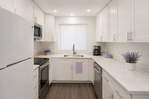 Standardzimmer, Stadtblick | Eigene Küche | Kühlschrank, Mikrowelle, Ofen, Herdplatte