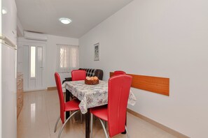 Classic Apartment, Garden View | In-room dining - Apartment Bokan (Vir)