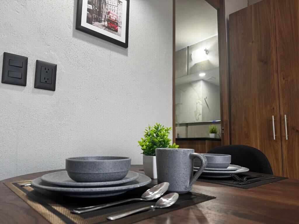 Departamento superior, vista a la ciudad | Restaurantes