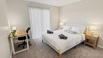 Iron/ironing board, WiFi, bed sheets