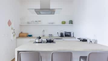 Kühlschrank, Mikrowelle, Geschirrspüler