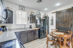 House (2 Bedrooms) | Interior - Private Acreage, Pet-friendly Yard! Gilbert Haven (Gilbert)