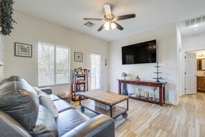 House (2 Bedrooms) | Interior - Private Acreage, Pet-friendly Yard! Gilbert Haven (Gilbert)