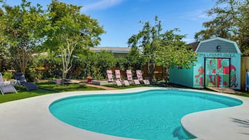 House (4 Bedrooms) | Front of property