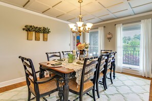 House (5 Bedrooms) | Interior