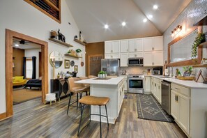 Interior - 6 Mi to Wet 'n Wild! Family Escape w/ Yard & Deck (Greensboro)