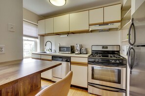 Apartment (1 Bedroom) | Interior - Walkable Urban Retreat in Hoboken! (Hoboken)