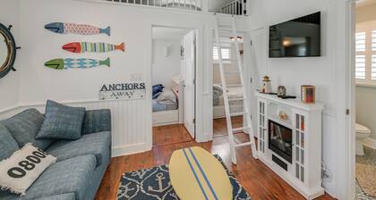 Walk to Bay Village, Beaches & More! Cozy Cottage