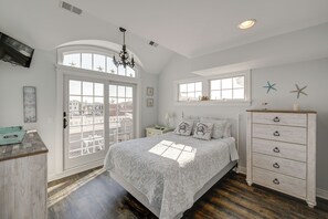 House (6 Bedrooms) | Interior