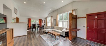 Combined Main House + Studio in Oak Harbor!