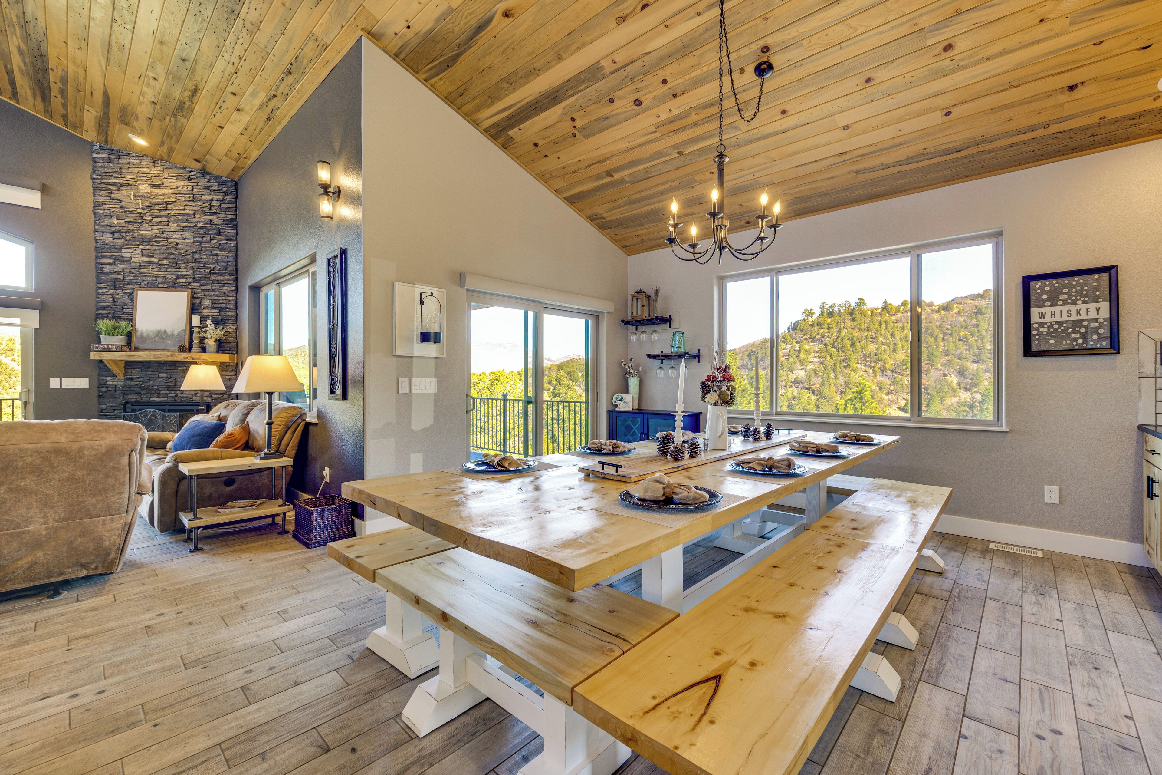 House (5 Bedrooms) | Interior