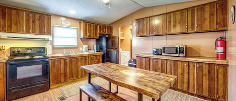House (3 Bedrooms) | Interior